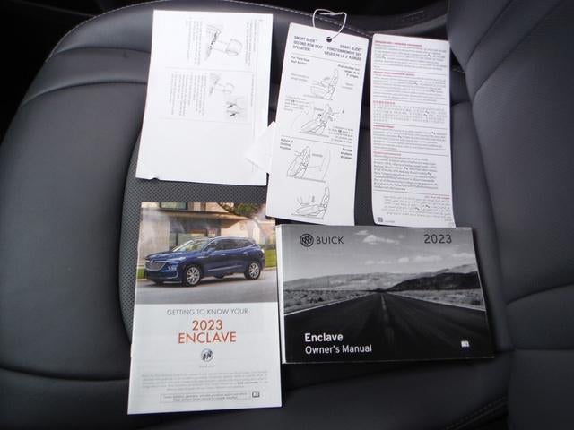 2023 Buick Enclave Essence