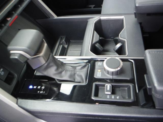 2022 Toyota Tundra 4WD SR5